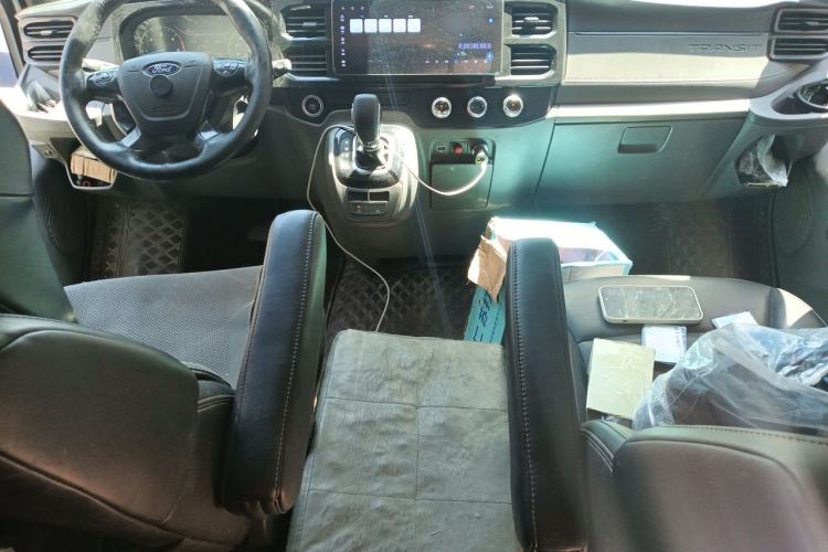 Used Ford Transit Custom  Center Console