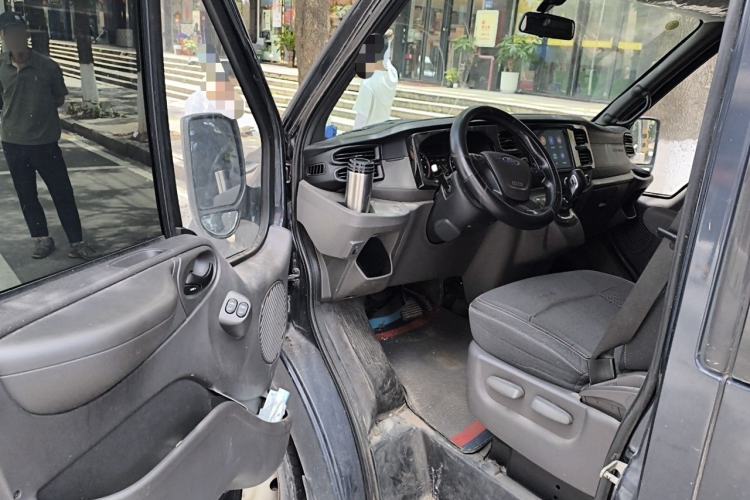 Used Ford Transit Custom 2021 2.2T Automatic Logistics Vehicle Pro 5.9-meter Long Wheelbase Rear Dual Tires 7-Seater Mid-Roof China VI Standard Driver Seat