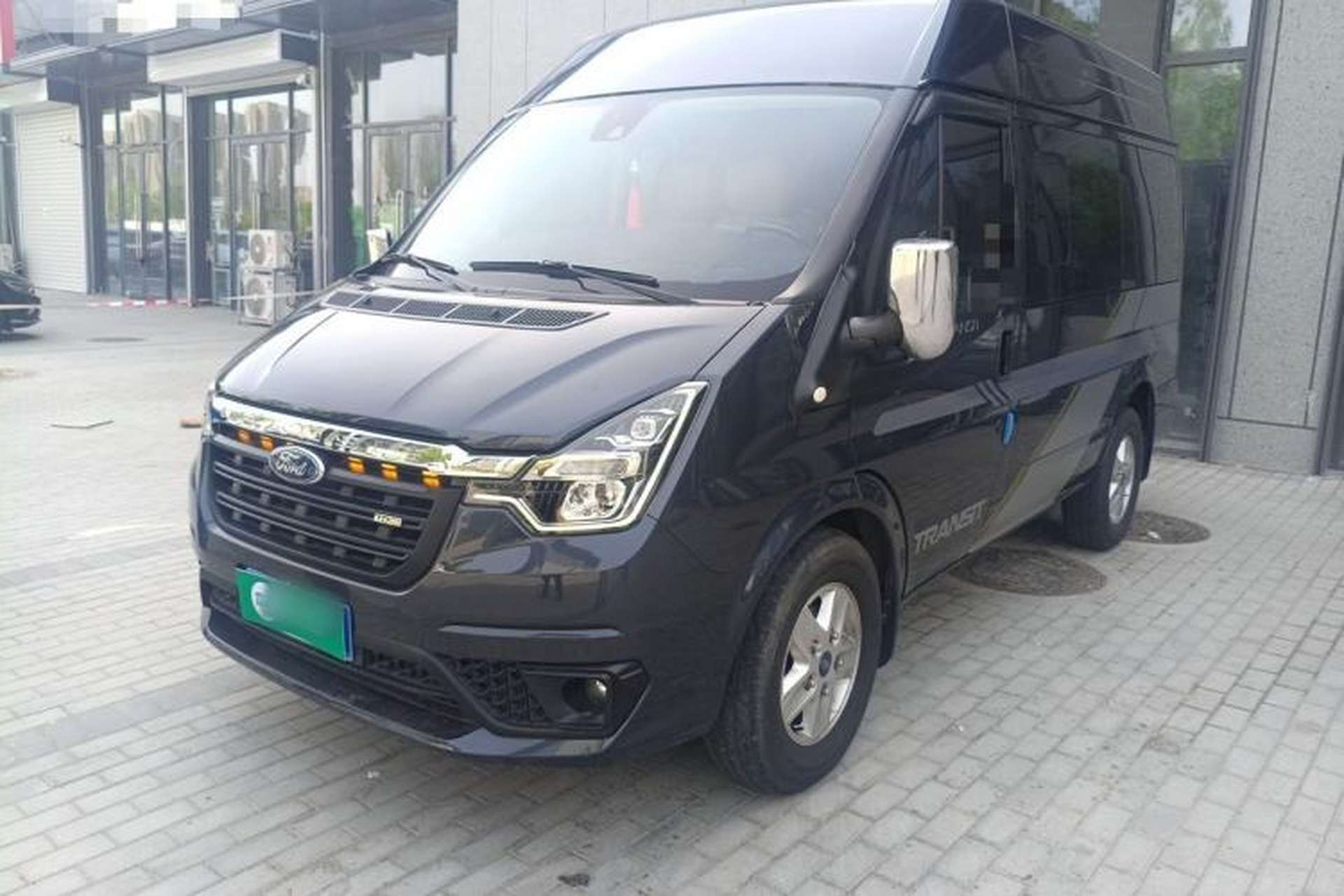 Used Ford Transit Custom 2021 2.2T Manual Logistics Vehicle Pro Short Wheelbase 6-Seater Mid-Roof China VI Standard Front Left 45 Deg