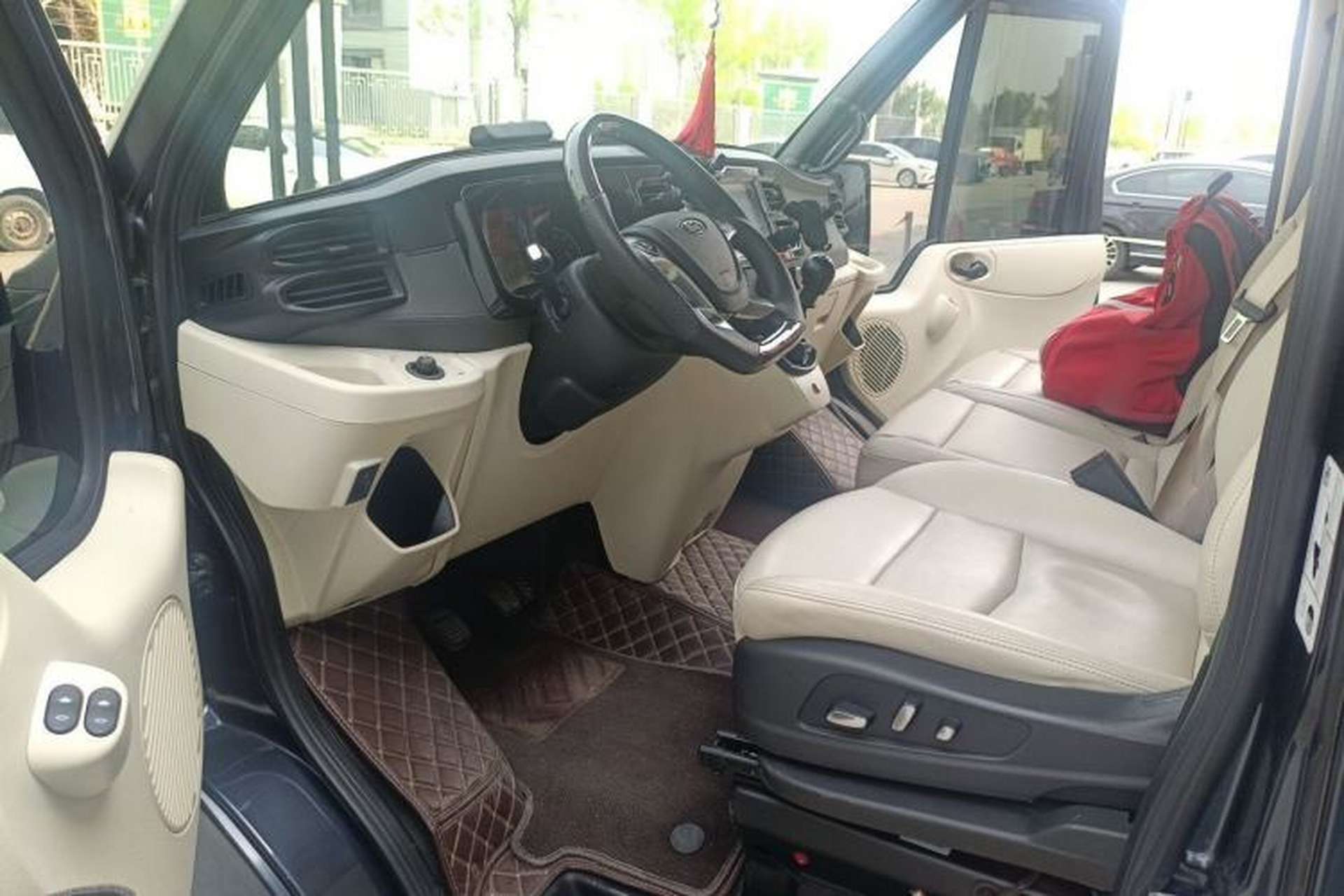 Used Ford Transit Custom 2021 2.2T Manual Logistics Vehicle Pro Short Wheelbase 6-Seater Mid-Roof China VI Standard Left Front Seat