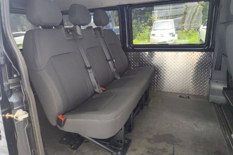Used Ford Transit Custom 2021 2.2T Automatic Logistics Vehicle Pro Short Wheelbase 6-Seater Mid-Roof China VI Standard Left Rear Seat