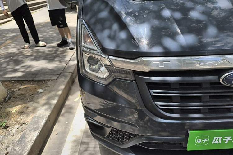 Used Ford Transit Custom 2021 2.2T Automatic Logistics Vehicle Pro 5.9-meter Long Wheelbase Rear Dual Tires 7-Seater Mid-Roof China VI Standard Right Front Headlight
