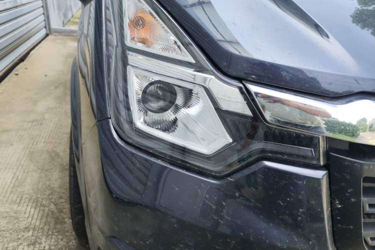 Used Ford Transit Custom 2021 2.2T Automatic Logistics Vehicle Pro Short Wheelbase 6-Seater Mid-Roof China VI Standard Right Front Headlight