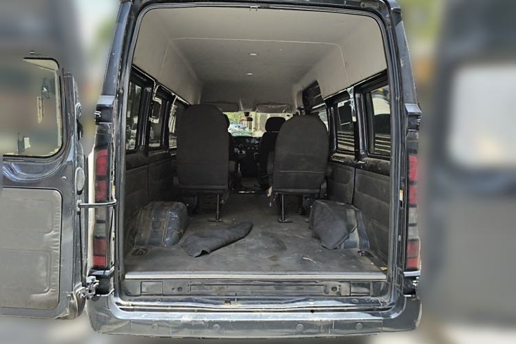 Used Ford Transit Custom 2021 2.2T Automatic Logistics Vehicle Pro 5.9-meter Long Wheelbase Rear Dual Tires 7-Seater Mid-Roof China VI Standard Trunk