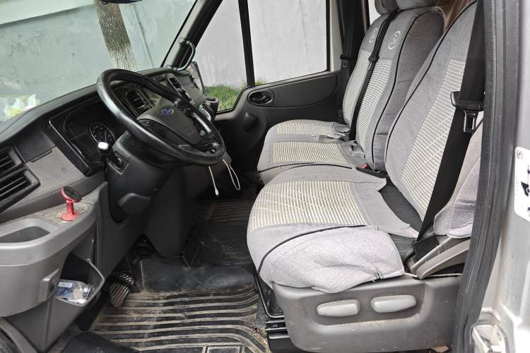 Used Ford Transit Custom 2021 2.2T Automatic Logistics Vehicle Pro Long Wheelbase 7 Seats Mid-Roof China VI Standard Left Front Seat