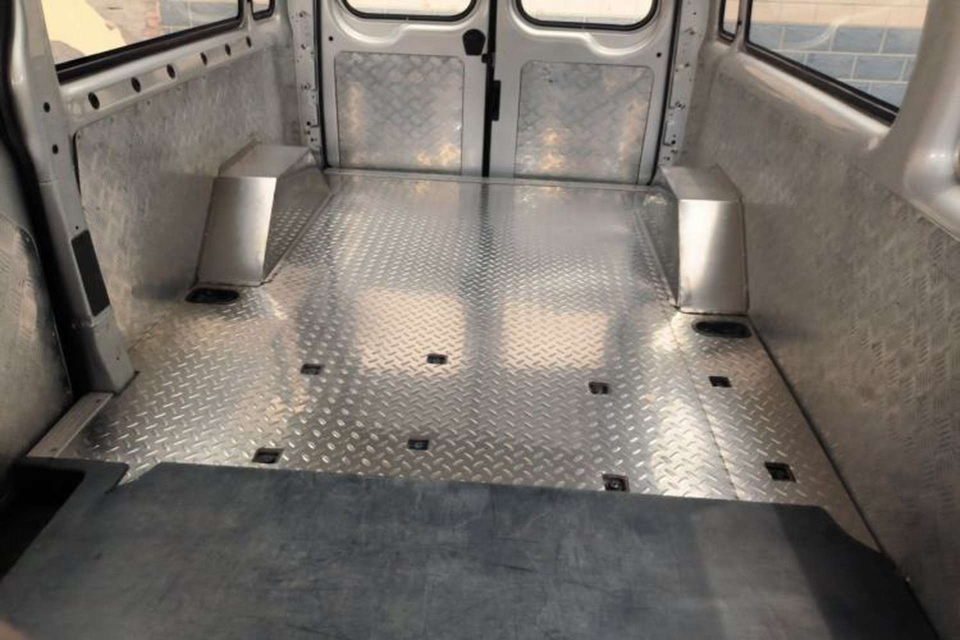 Used Ford Transit Custom 2021 2.2T Manual Logistics Vehicle Pro Long Wheelbase 7-Seater Mid-Roof China VI Standard Left Rear Seat