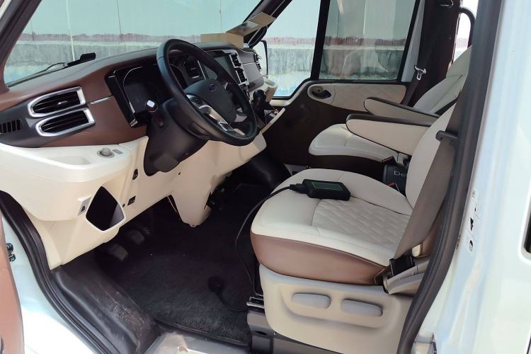 Used Ford Transit Custom 2021 2.2T Manual Standard Passenger Van Pro Long Wheelbase with Mechanical Pedals 9-Seater Mid-Roof Euro VI compliant Left Front Seat