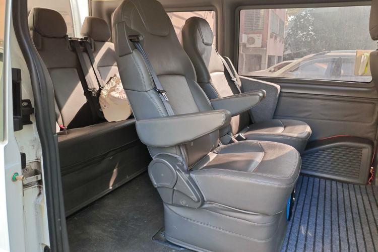 Used Ford Transit Custom 2021 2.2T Automatic Luxury Coach Pro Short Wheelbase 7-Seater Mid-Roof China VI Standard Left Rear Seat