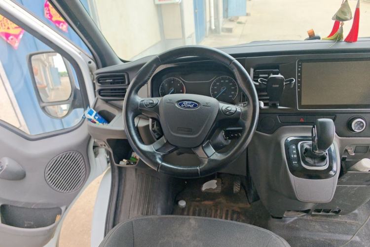 Used Ford Transit Custom 2021 2.2T Automatic Logistics Vehicle Pro Short Wheelbase 6-Seater Low Roof China VI Standard Steering Wheel