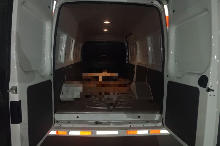 Used Ford Transit Custom 2021 2.2T Automatic Van Pro 5.9-meter Long Wheelbase Rear Dual Tires 3-Seater Mid-Roof China VI Standard Trunk