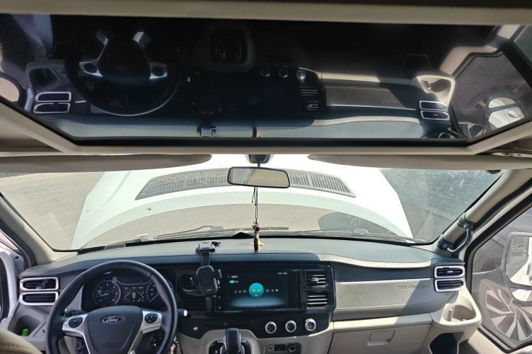 Used Ford Transit Custom  Center Console
