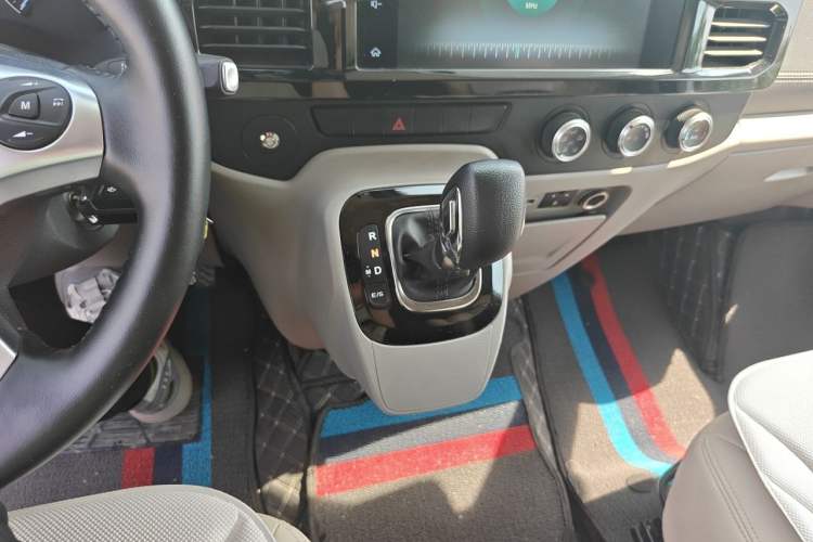 Used Ford Transit Custom  Gear Lever