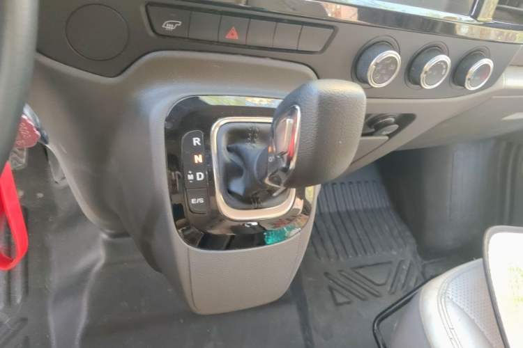 Used Ford Transit Custom  Gear Lever