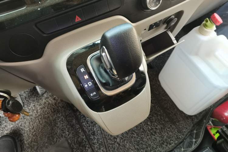 Used Ford Transit Custom  Gear Lever