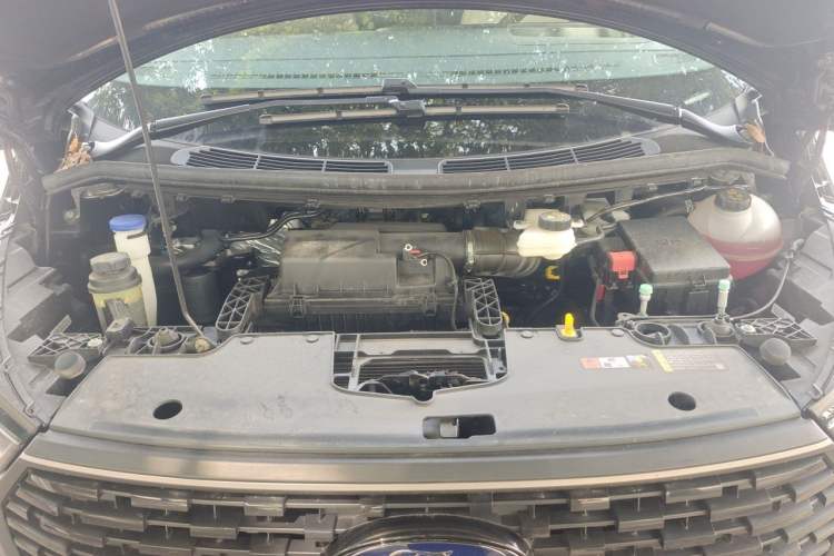 Used Ford Transit Custom  Engine Bay