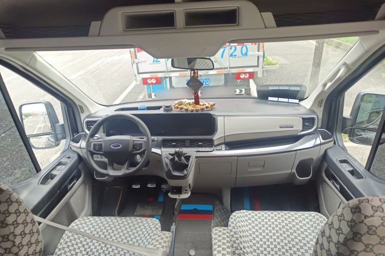 Used Ford Transit T8 2024 T8 2.3T Diesel Manual Mid-axle Mid-roof 6-Seater Multi-function Version 2/2/2 Center Console