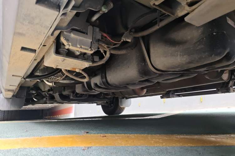 Used Ford Transit T8 2024 T8 2.3T Diesel Automatic Mid-axle Mid-roof 6-Seater Multi-function Version 2/2/2 Chassis Rear Left