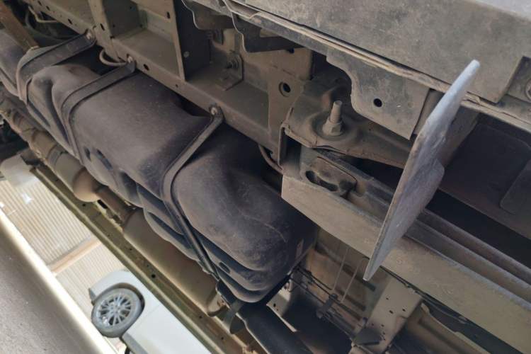 Used Ford Transit T8 2024 T8 2.0T Diesel Manual Mid-axle Mid-roof 6-seater Multi-function Version 2/2/2 Chassis Rear Left
