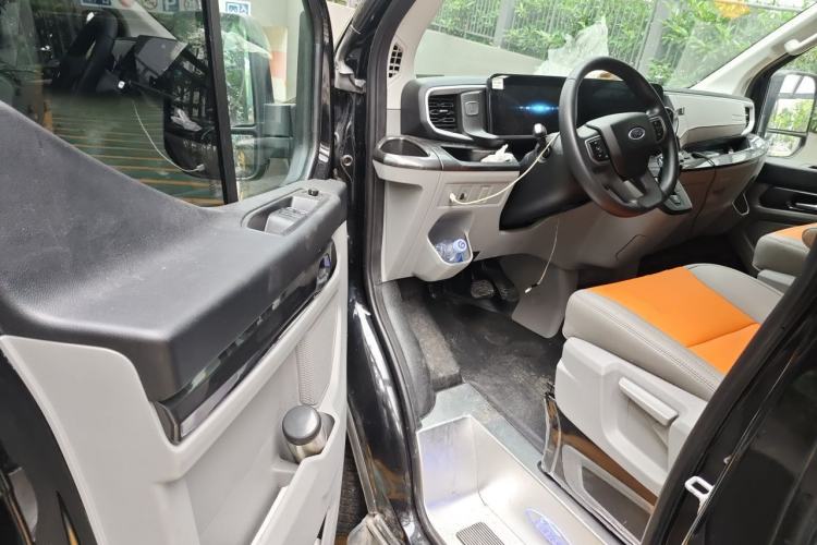 Used Ford Transit T8 2024 T8 2.3T Diesel Automatic Mid-axle Mid-roof 6-Seater Multi-function Version 2/2/2 Driver Seat