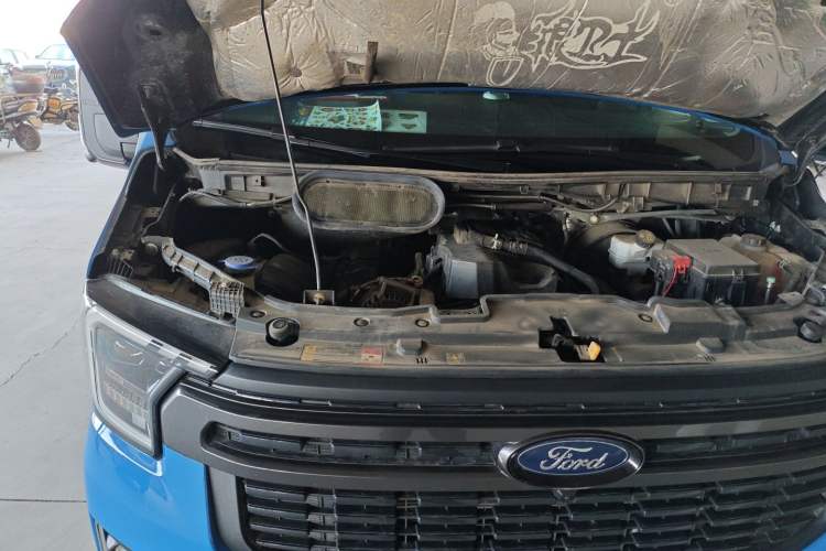 Used Ford Transit T8 2024 T8 2.3T Diesel Automatic Mid-Drive Mid-Roof 6-Seater Fully Equipped 2/2/2 Configuration Engine Bay Right
