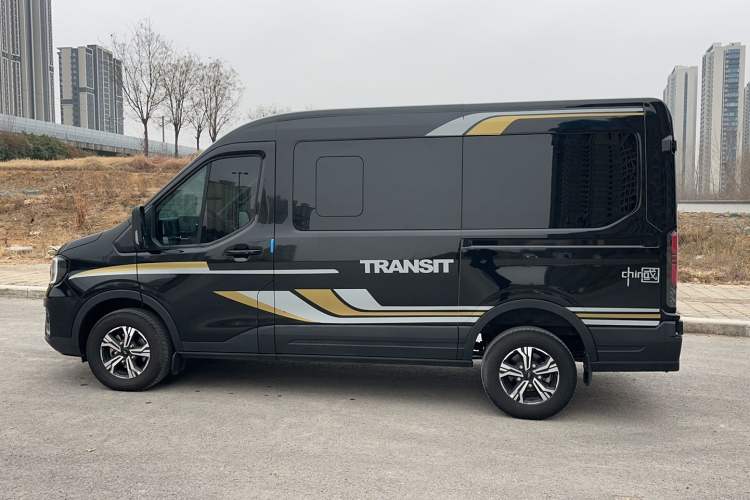 Used Ford Transit T8 2024 T8 2.3T Diesel Automatic Mid-axle Mid-roof 6-Seater Multi-function Version 2/2/2 Exterior 4