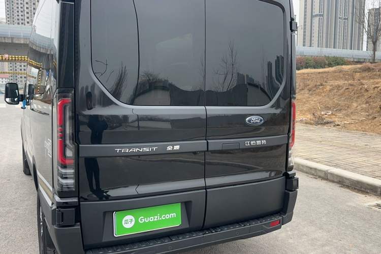 Used Ford Transit T8 2024 T8 2.3T Diesel Automatic Mid-axle Mid-roof 6-Seater Multi-function Version 2/2/2 Exterior 8