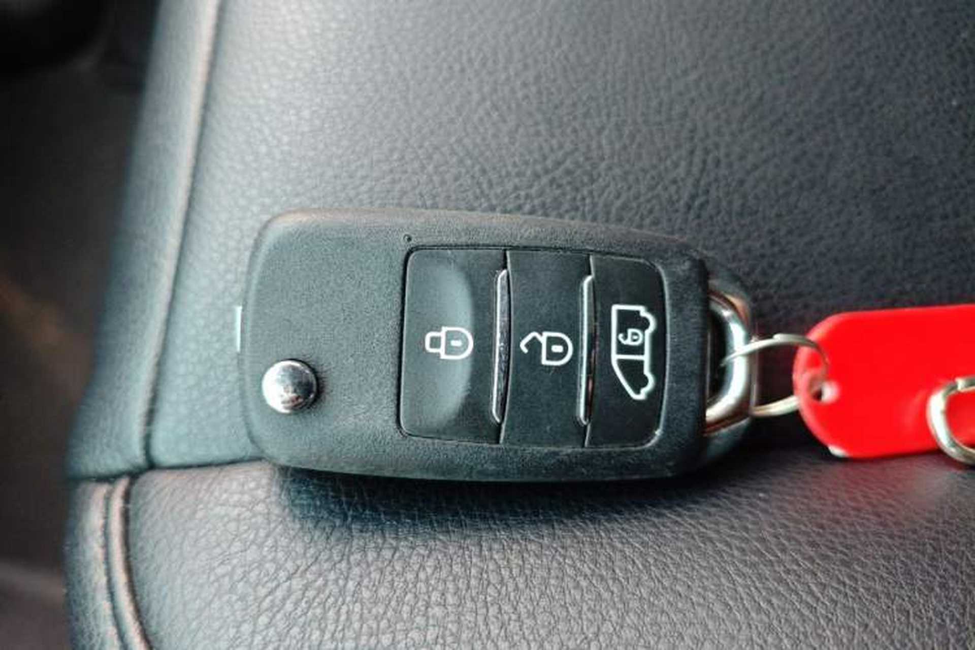 Used Ford Transit T8 2024 T8 2.0T Diesel Manual Mid-axle Mid-roof 6-seater Multi-function Version 2/2/2 Interior 1