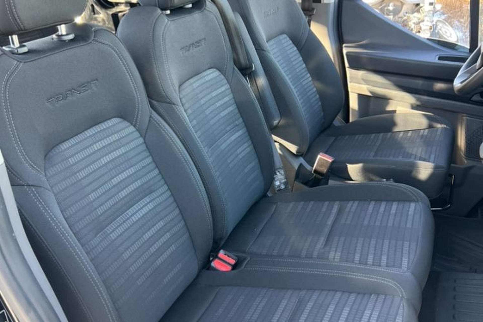 Used Ford Transit T8 2024 T8 2.0T Diesel Manual Short Wheelbase Mid-Roof 6-Seater Multi-Function Version 3/3 Interior 4
