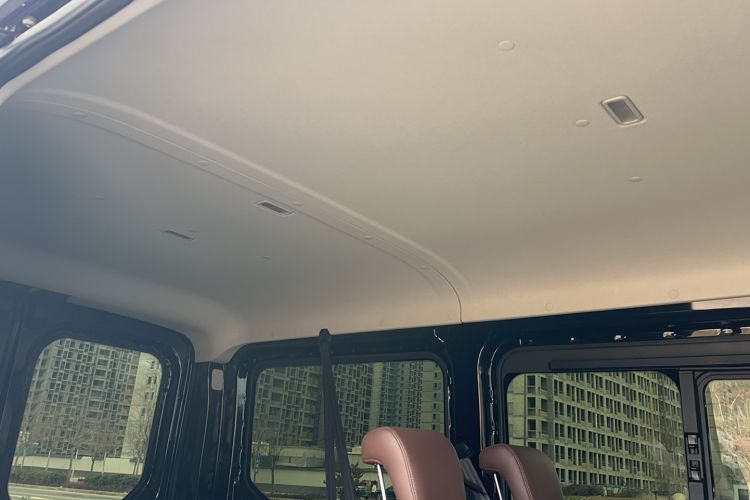 Used Ford Transit T8 2024 T8 2.3T Diesel Automatic Mid-axle Mid-roof 6-Seater Multi-function Version 2/2/2 Interior 5
