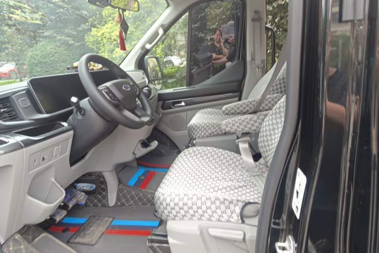 Used Ford Transit T8 2024 T8 2.3T Diesel Manual Mid-axle Mid-roof 6-Seater Multi-function Version 2/2/2 Left Front Seat