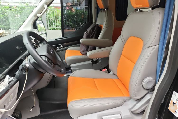 Used Ford Transit T8 2024 T8 2.3T Diesel Automatic Mid-axle Mid-roof 6-Seater Multi-function Version 2/2/2 Left Front Seat