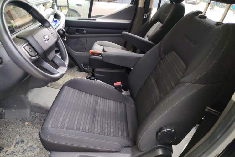 Used Ford Transit T8 2024 T8 2.0T Diesel Manual Mid-axle Mid-roof 6-seater Multi-function Version 2/2/2 Left Front Seat