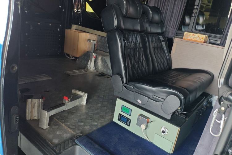 Used Ford Transit T8 2024 T8 2.3T Diesel Automatic Mid-Drive Mid-Roof 6-Seater Fully Equipped 2/2/2 Configuration Left Rear Seat