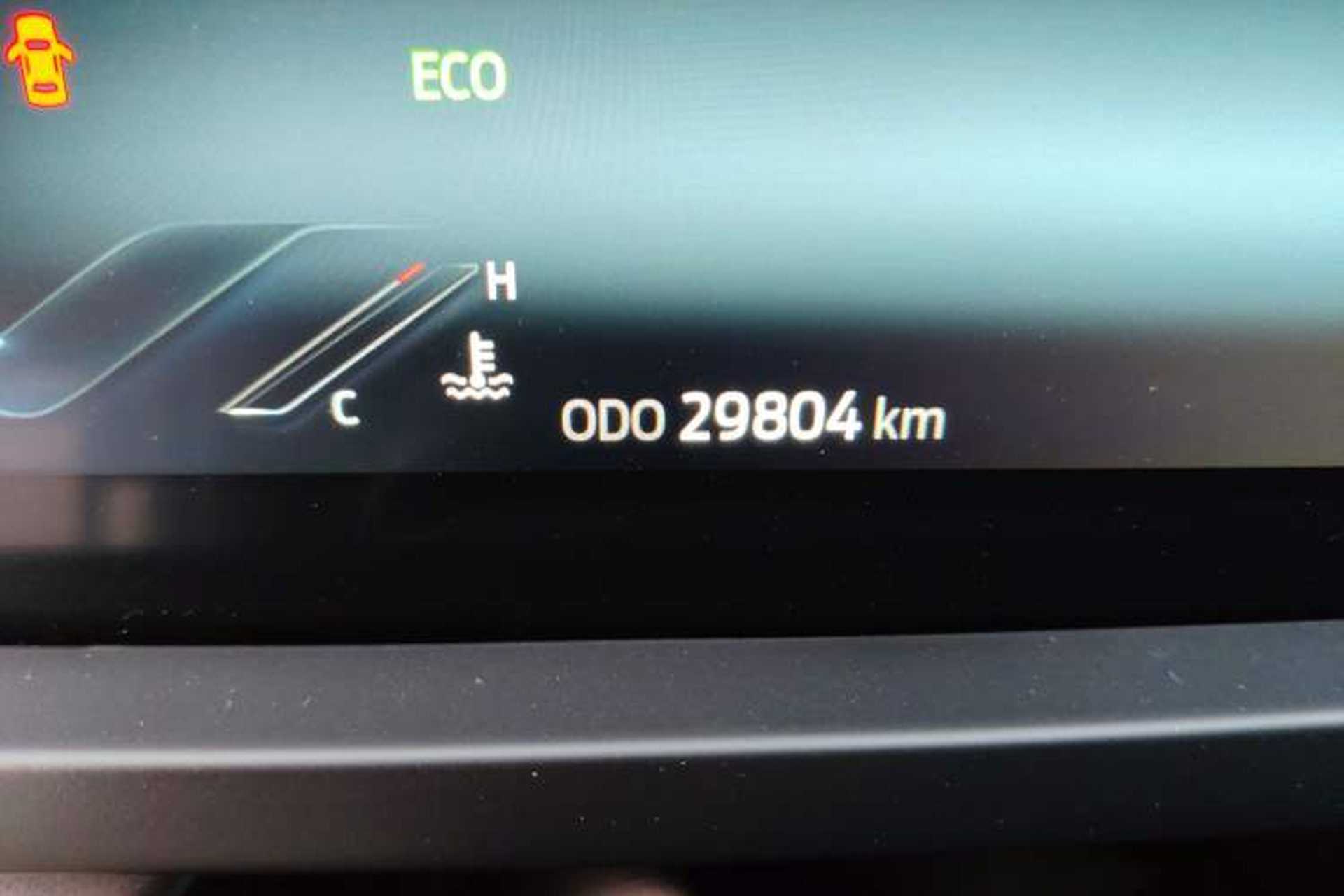 Used Ford Transit T8 2024 T8 2.3T Diesel Automatic Short Wheelbase Mid-Height 6-Seater Fully Equipped Model 3/3 Odometer Close Up