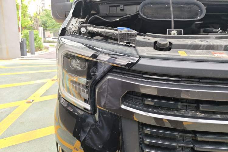 Used Ford Transit T8 2024 T8 2.3T Diesel Automatic Mid-axle Mid-roof 6-Seater Multi-function Version 2/2/2 Right Front Headlight
