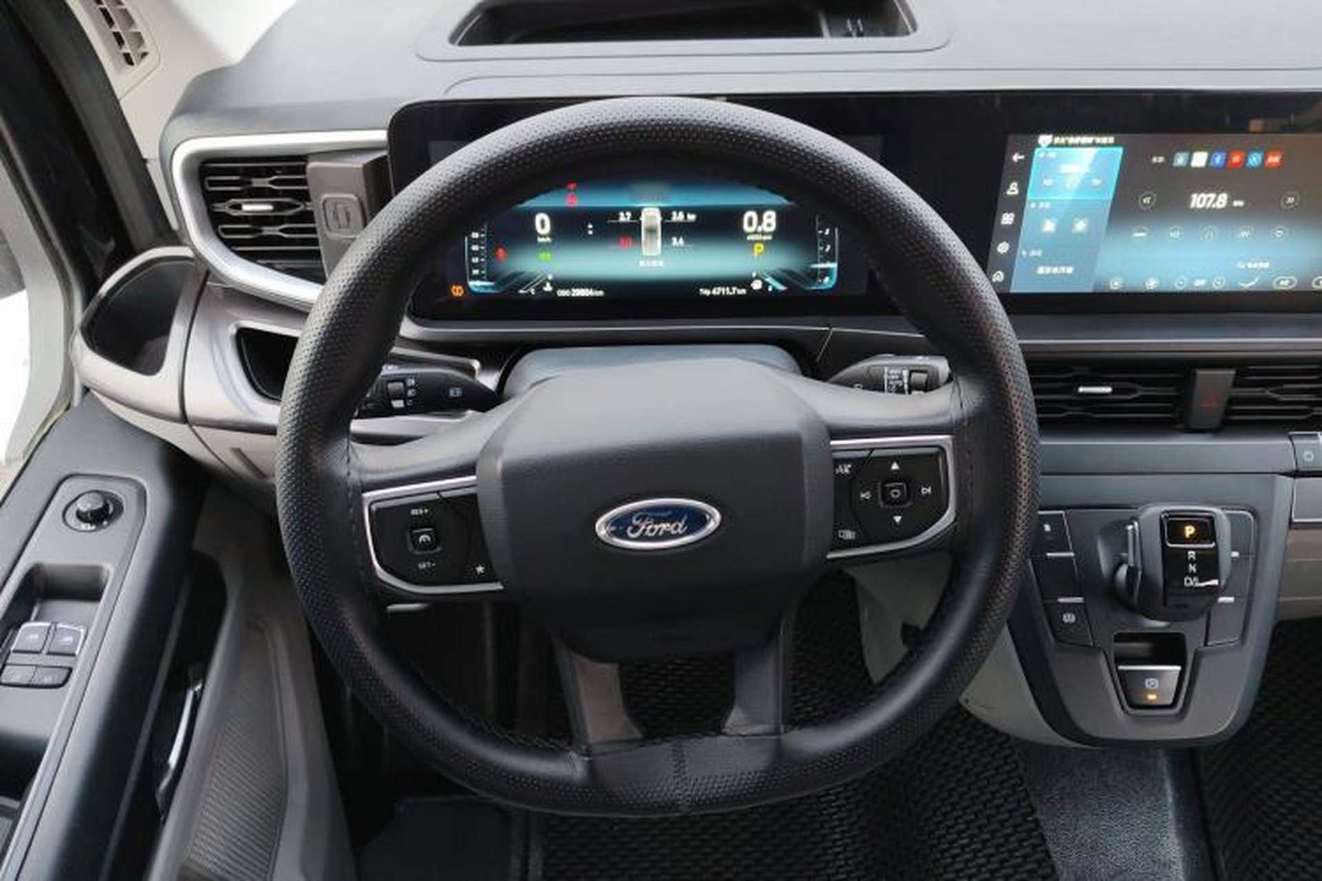 Used Ford Transit T8 2024 T8 2.3T Diesel Automatic Short Wheelbase Mid-Height 6-Seater Fully Equipped Model 3/3 Steering Wheel