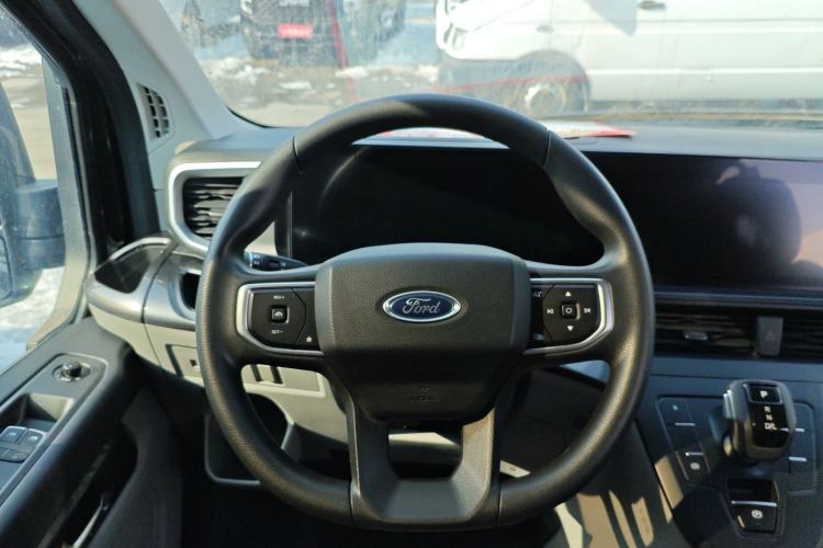 Used Ford Transit T8 2024 T8 2.3T Diesel Automatic Mid-axle Mid-roof 6-Seater Multi-function Version 2/2/2 Steering Wheel