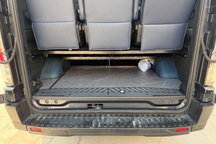 Used Ford Transit T8 2024 T8 2.3T Diesel Automatic Mid-axle Mid-roof 9-seater Business & Travel Version 2/2/2/3 Interior 7