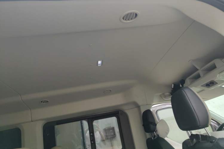 Used Ford Transit T8 2024 T8 2.3T Diesel Automatic Mid-axle Mid-roof 9-seater Business & Travel Version 2/2/2/3 Headliner