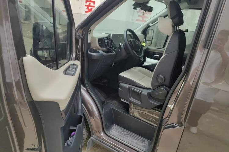 Used Ford Transit T8 2024 T8 2.3T Diesel Automatic Mid-axle Mid-roof 9-seater Business & Travel Version 2/2/2/3 Interior 3