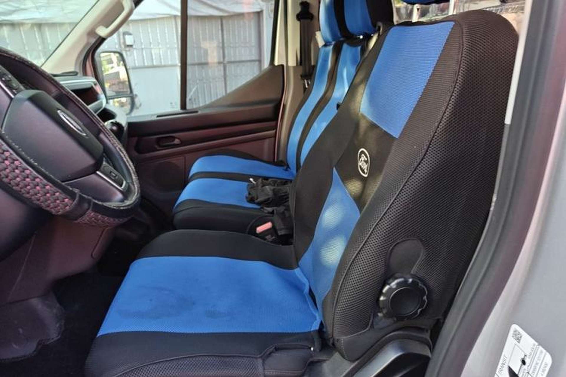 Used Ford Transit T8 2024 T8 2.0T Diesel Manual Mid-axle Mid-roof 6-seater Multi-function Version 2/2/2 Left Front Seat