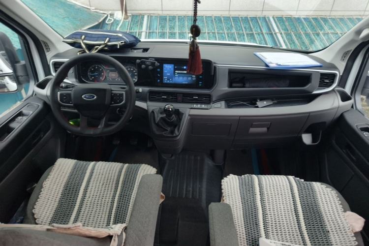 Used Ford Transit T8 2024 T8 2.0T Diesel Manual Mid-axle Mid-roof 6-seater Multi-function Version 2/2/2 Center Console