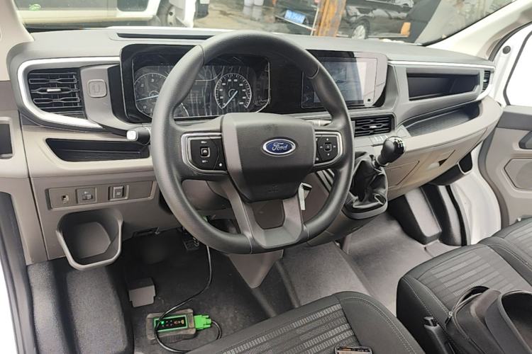 Used Ford Transit T8 2024 T8 2.0T Diesel Manual Long Wheelbase High-Roof 3-Seat Cargo Version with Rear Dual Tires Center Console