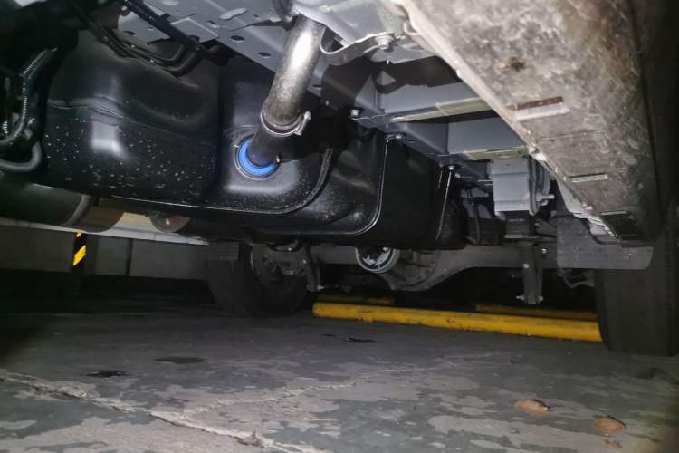 Used Ford Transit T8 2024 T8 2.3T Diesel Automatic Short Wheelbase Mid-Height 6-Seater Multi-Function Version 3/3 Chassis Front Left