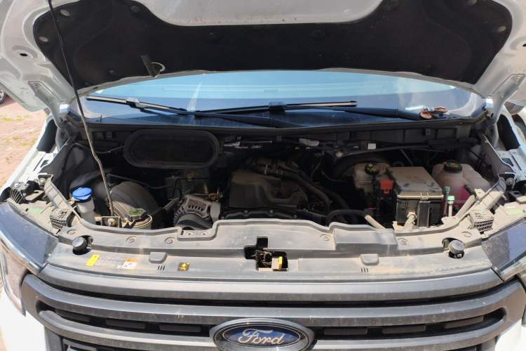 Used Ford Transit T8 2024 T8 2.0T Diesel Manual Short Wheelbase Mid-Height 6-Seater Full-Option Multifunctional Version 3/3 Engine Bay