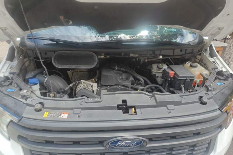 Used Ford Transit T8 2024 T8 2.0T Diesel Manual Short Wheelbase Mid-Roof 6-Seater Multi-Function Version 3/3 Engine Bay