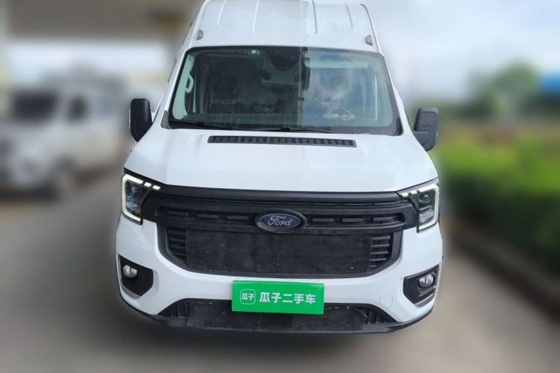 Used Ford Transit T8 2024 T8 2.0T Diesel Manual Long Wheelbase High-Roof 3-Seat Cargo Version with Rear Dual Tires Front