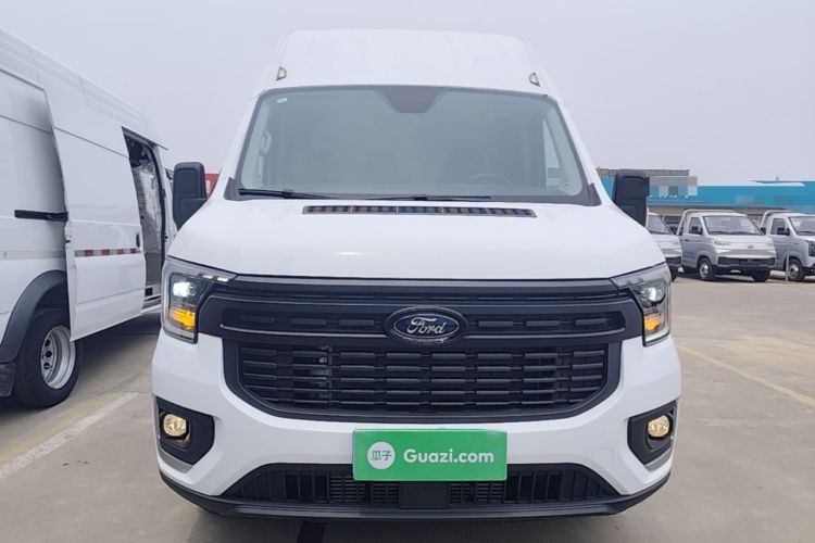 Used Ford Transit T8 2024 T8 2.0T Diesel Manual Long Wheelbase High-Roof 3-Seat Cargo Version with Rear Dual Tires Front