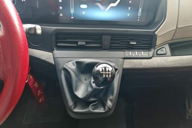 Used Ford Transit T8 2024 T8 2.3T Diesel Manual Mid-axle Mid-roof 9-seater Business & Travel Version 2/2/2/3 Gear Lever