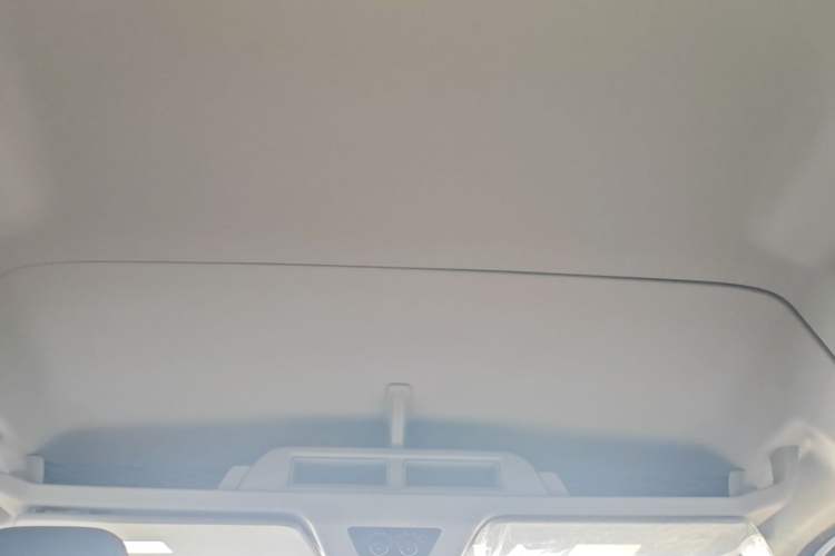 Used Ford Transit T8 2024 T8 2.3T Diesel Manual Mid-axle Mid-roof 9-seater Business & Travel Version 2/2/2/3 Headliner